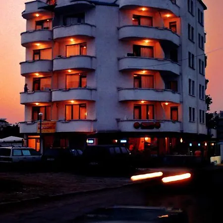 酒店 Alba Family Club 2*