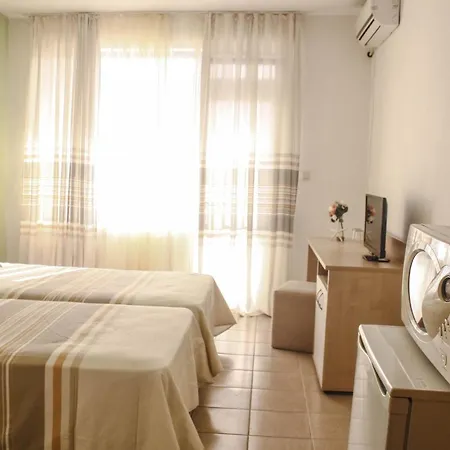 酒店 Alba Family Club 2*