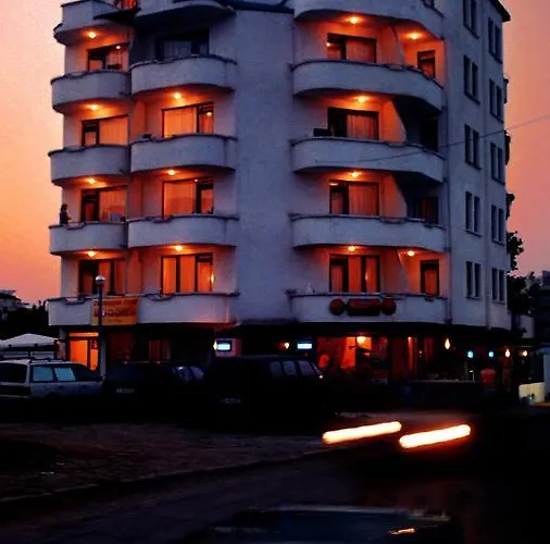 酒店 Alba Family Club 2*