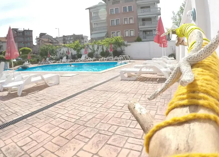 Alba Family Club Hotel 2*